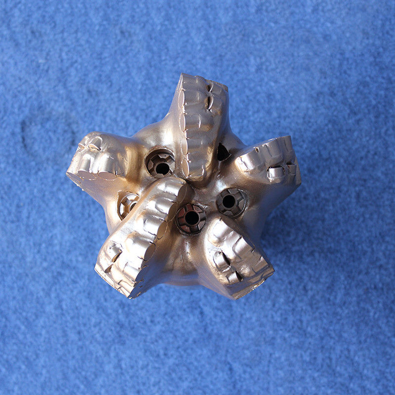 8 1/4 (209.6mm) حفر النفط PDC حفر قطع مع انخفاض الاحتكاك ISO9001