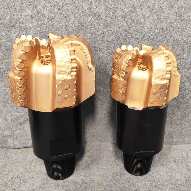 الحجم المخصص من 98mm إلى 3593.7mm PDC الحفر من الفولاذ اللاصق للحفر في آبار الغاز والماء
