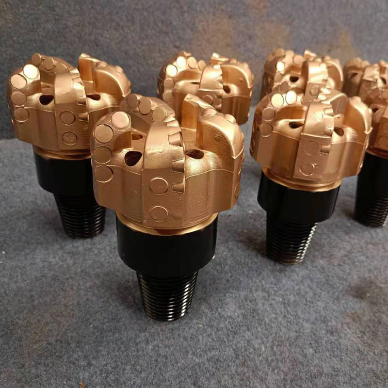 جسم PDC Bit مع قطع PDC واتصال API لحفر الآبار المائية