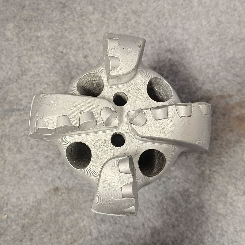 رؤوس حفر PDC من الفولاذ الكربيدي بتصميم قاطع ثابت و 4 شفرات مقاس 146 ملم لحفر آبار المياه