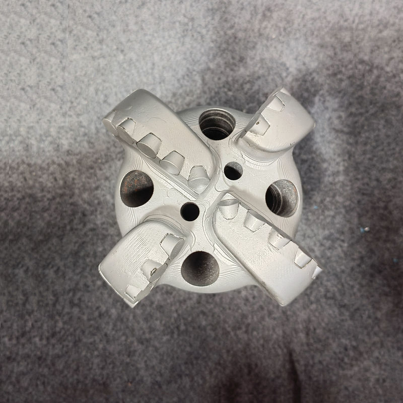 رؤوس حفر PDC جيولوجية بهيكل فولاذي لتكوينات ناعمة إلى متوسطة النعومة مع حجم قابل للتخصيص من 98 مم إلى 3593.7 مم