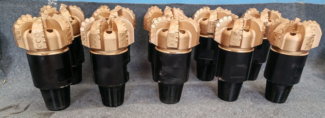 98mm إلى 311mm PDC حفر قطع لسلسلة صخرة ناعمة إلى متوسطة مع انخفاض الاحتكاك تصميم الفولاذ سبائك مخصص