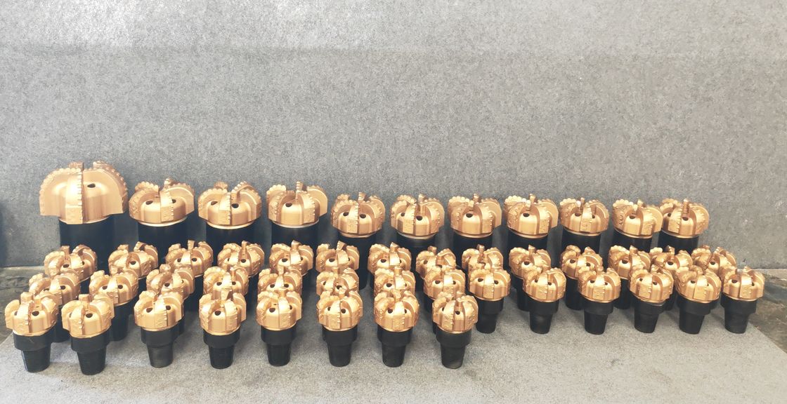 البيع الساخن 152mm PDC قطعة قطعة سحب قطع محور حفرة حفرة للتعدين لأجزاء آلة التعدين