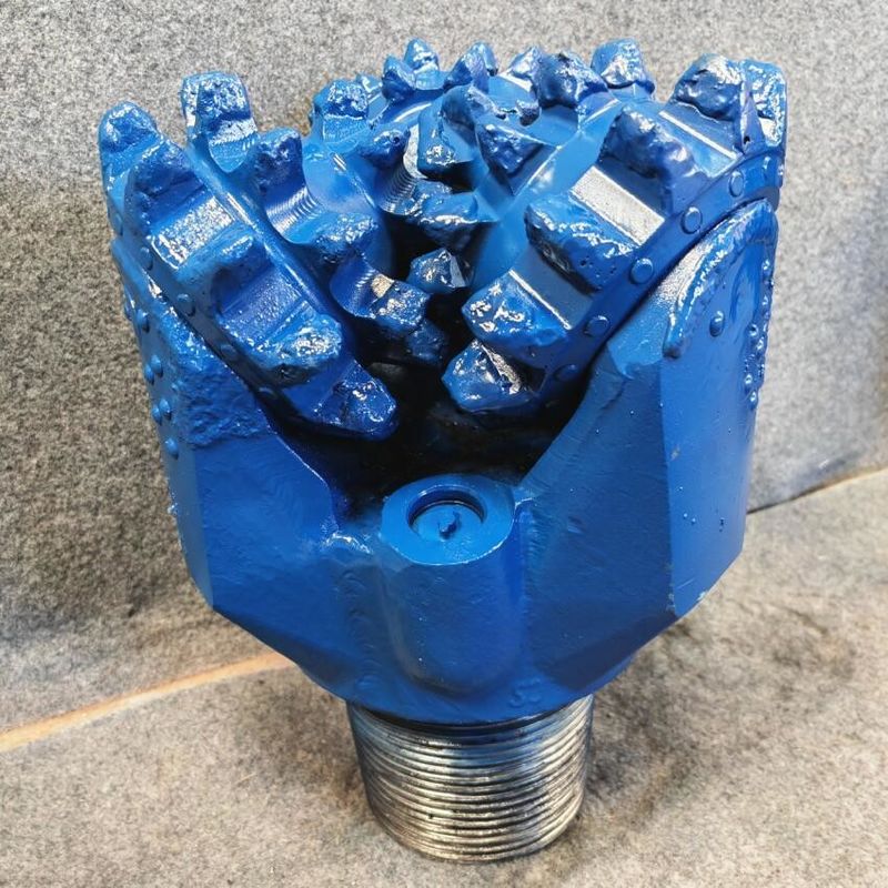 فولاذ الكربون Tricone صخرة قطعة ثلاثية مخروط رولي قطعات صخرة الحفر البئر المياه صناعات البناء