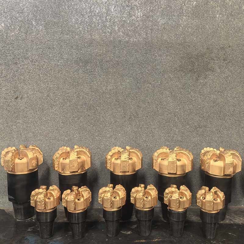 7 78&8 34 حفر PDC متعدد الاستخدامات لسلسلة الصخر الرخوة إلى المتوسطة تصميم تخصيص 98mm إلى 3593.7mm الصناعات المطبقة تعدين الطاقة