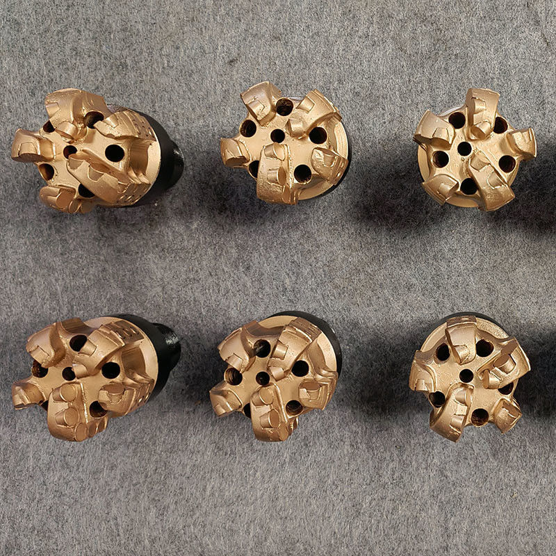 89mm 5 PDC حفر قطع تصميم تخصيص للاشكالات الناعمة إلى المتوسطة الناعمة في تطبيقات التعدين